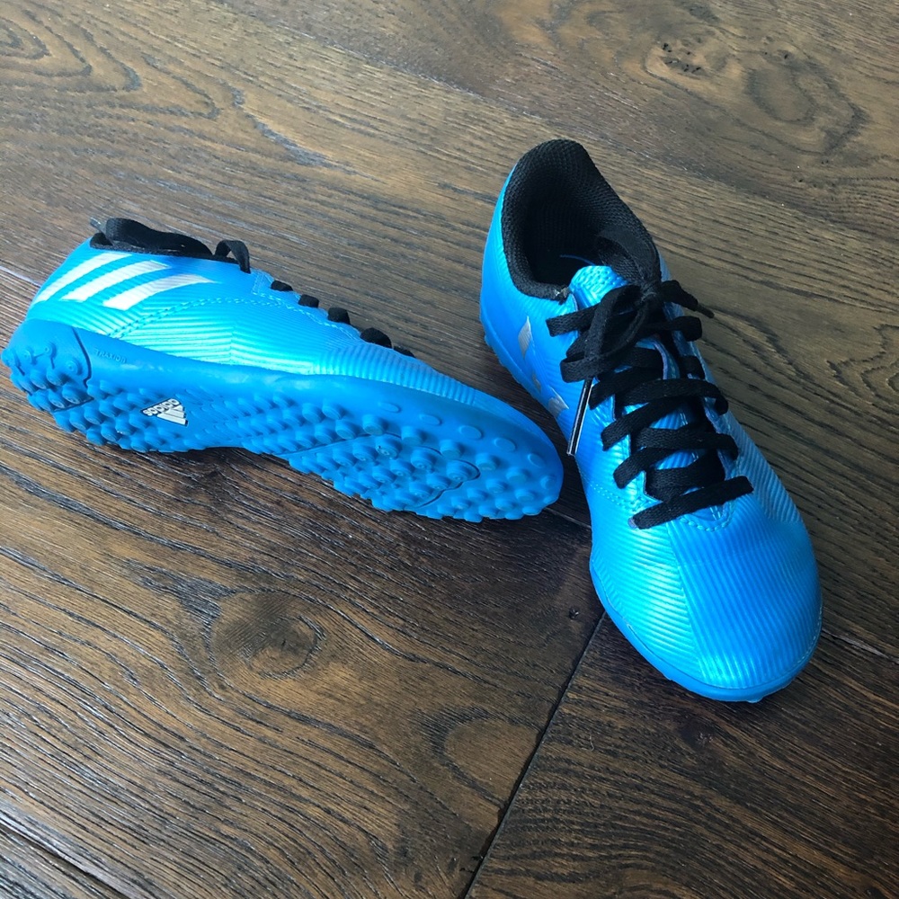 Youth indoor soccer turf cleats
